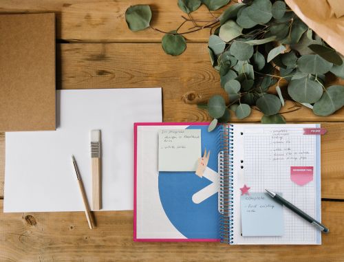 Caderno espiral din a5 antartik capa forrada 120 f 100 gr quadricula 5 mm 5 bandas de cores cor rosa f. ,  , 74596 , 8423473745964
